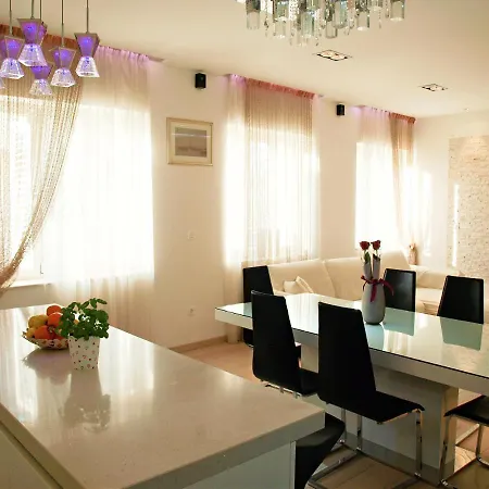 Apartment Center Luxury *
