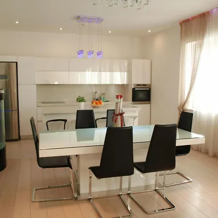 Center Luxury *