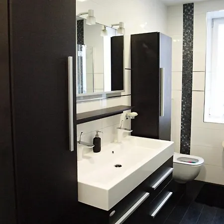 Center Luxury Apartment *