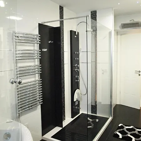 Center Luxury *