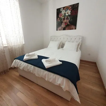 Apartment Center Luxury Split